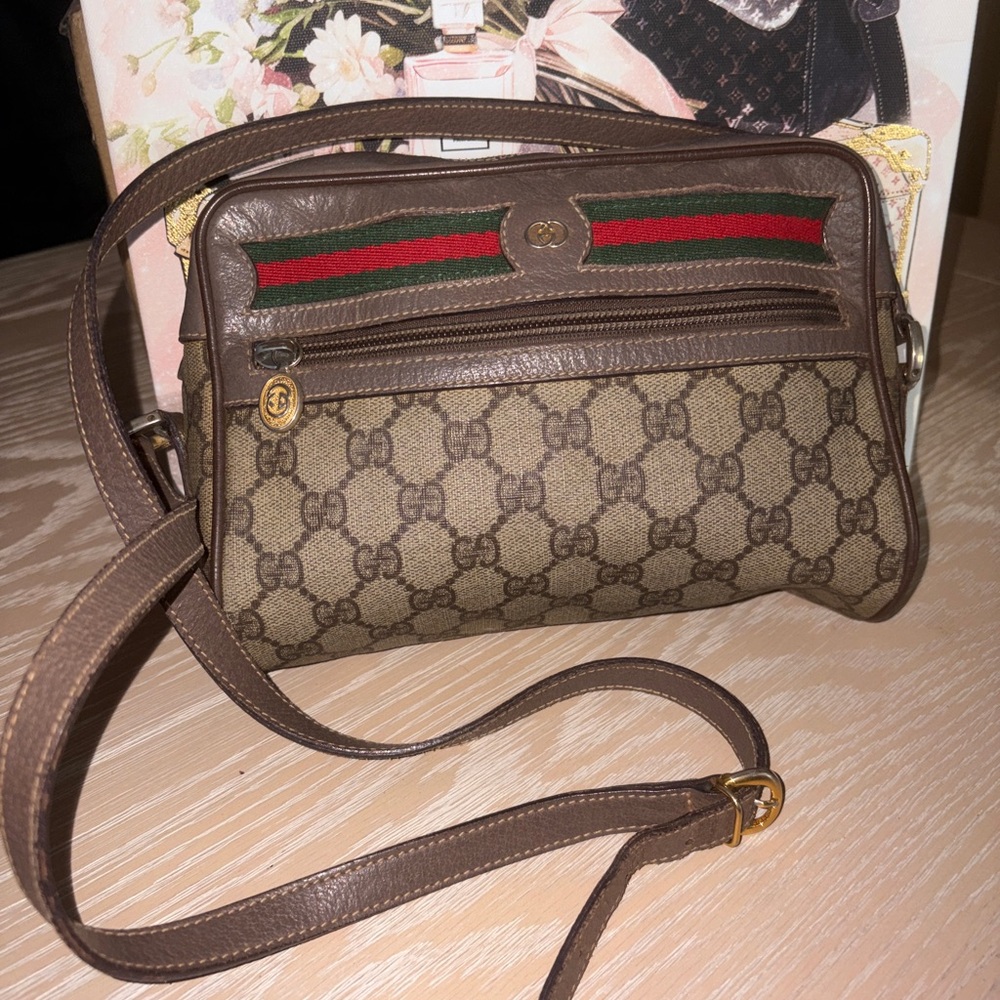 Gucci Vintage Brown and Tan Signature Logo Crossbody Bag EUC with Minor Interior